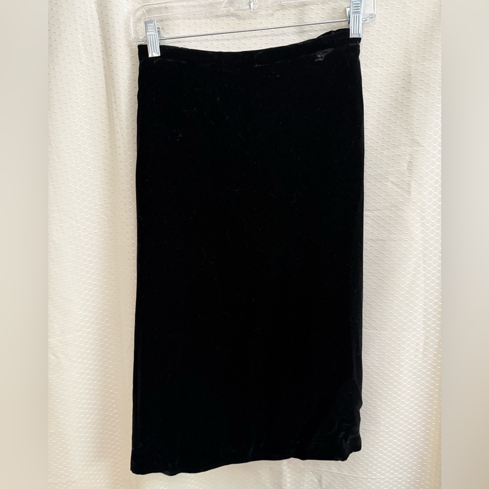 New Frontier black velvet skirt